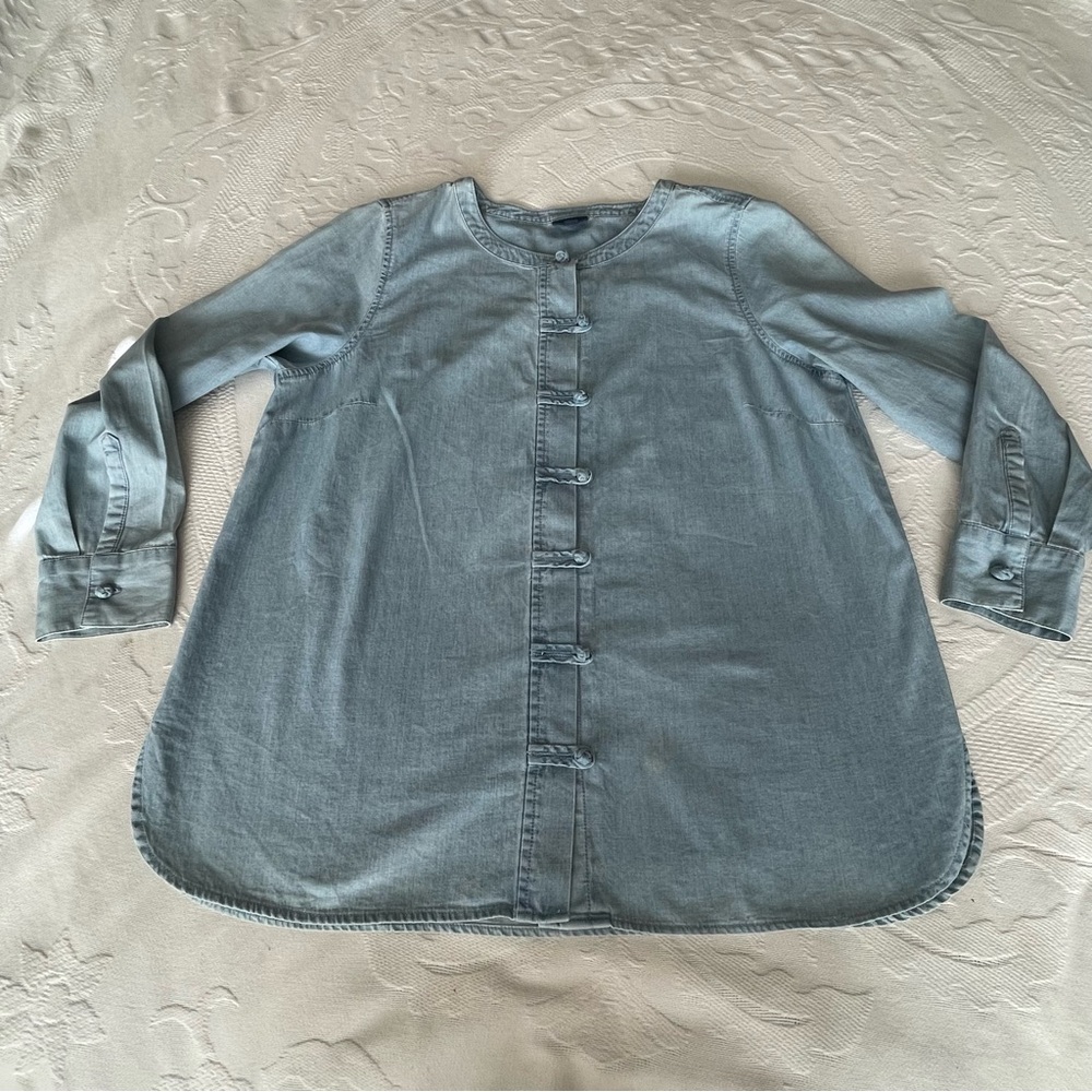 J. Jill Stylish‎ Knot-Button denim Clarity Wash shirt - Picture 12 of 14